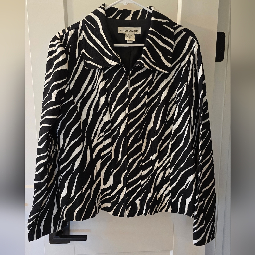 Blazer - Requirements Black and White Zebra Print Blazer with Zipper  size XL